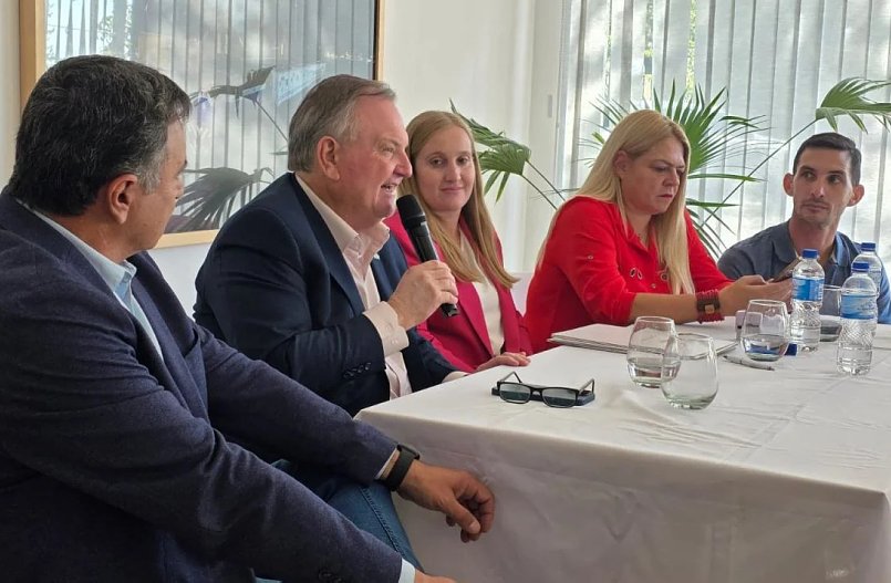 Michlig y Tejeda firmaron convenios para programas recreativos destinados a adultos mayores